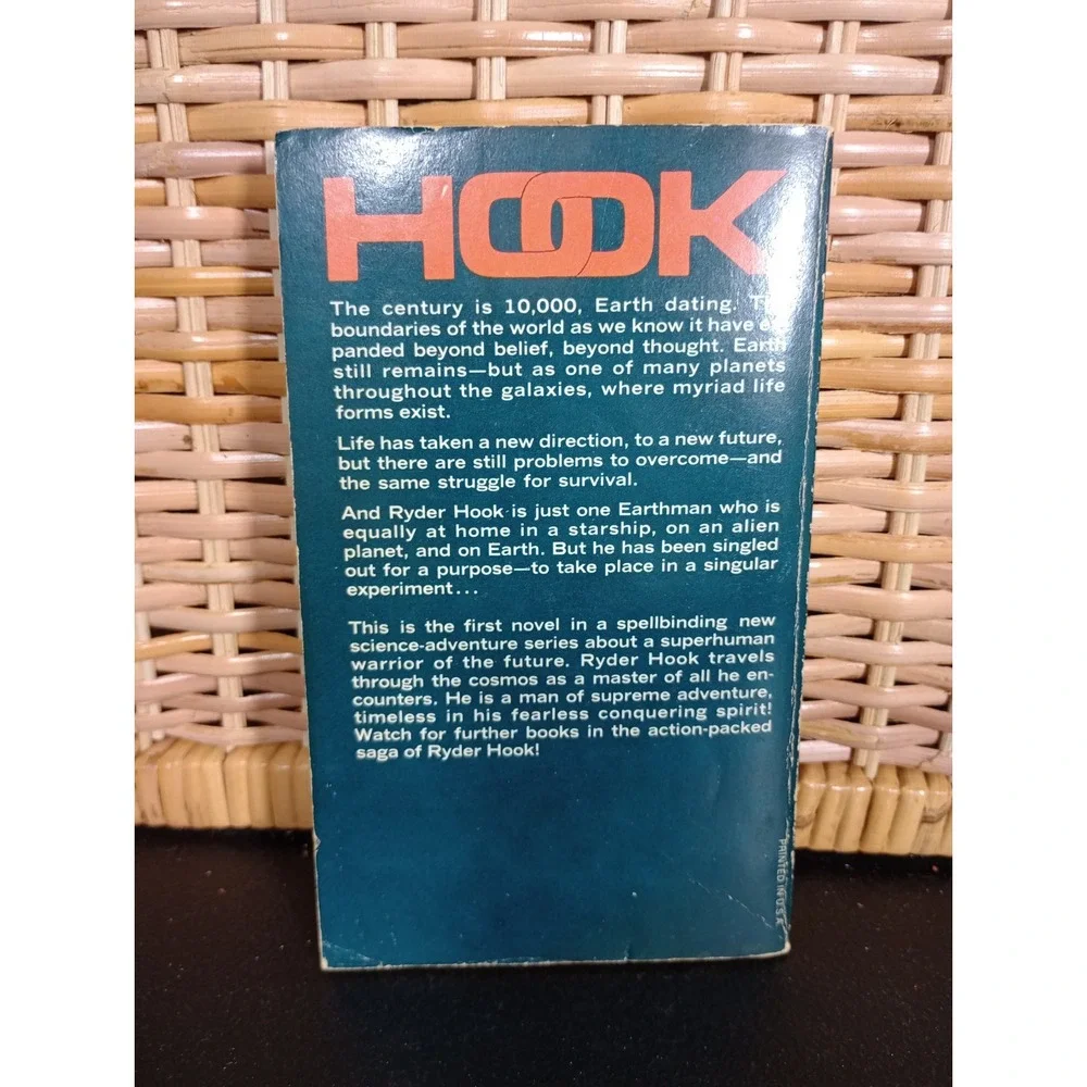 HOOK #1 Whirlpool of Stars by Tully‎ Zetford, 1975 1st Print PB